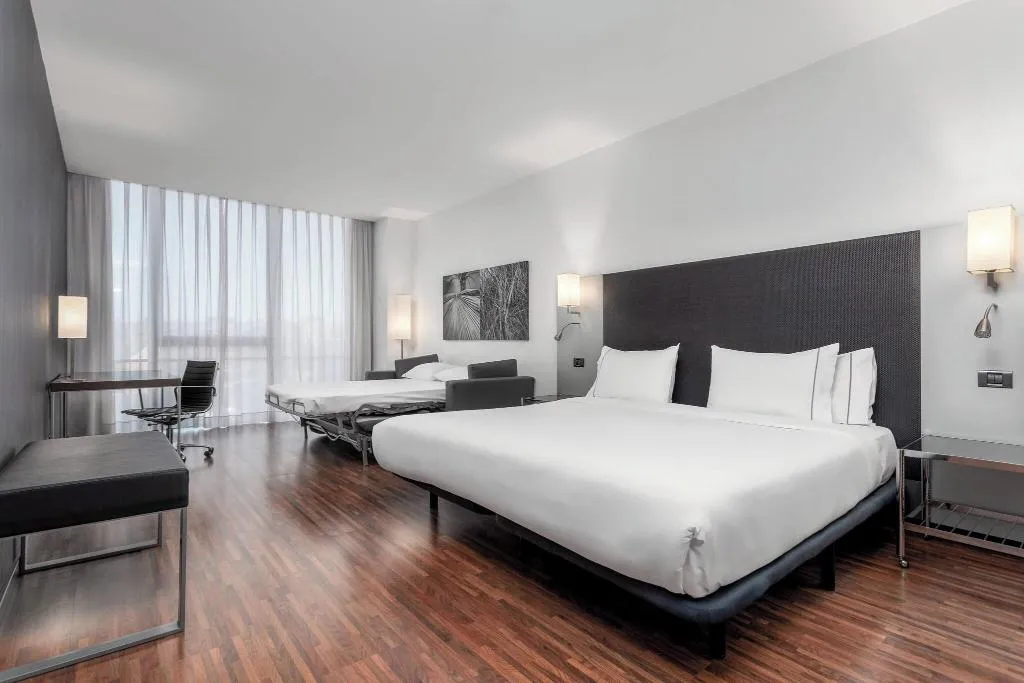 DOUBLE KING SIZE BED Room, AC Madrid la Finca, Madrid