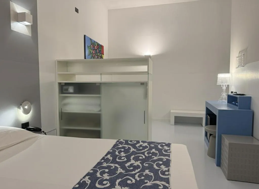 QUADRUPLE STANDARD Room, Hotel Europa, Milan