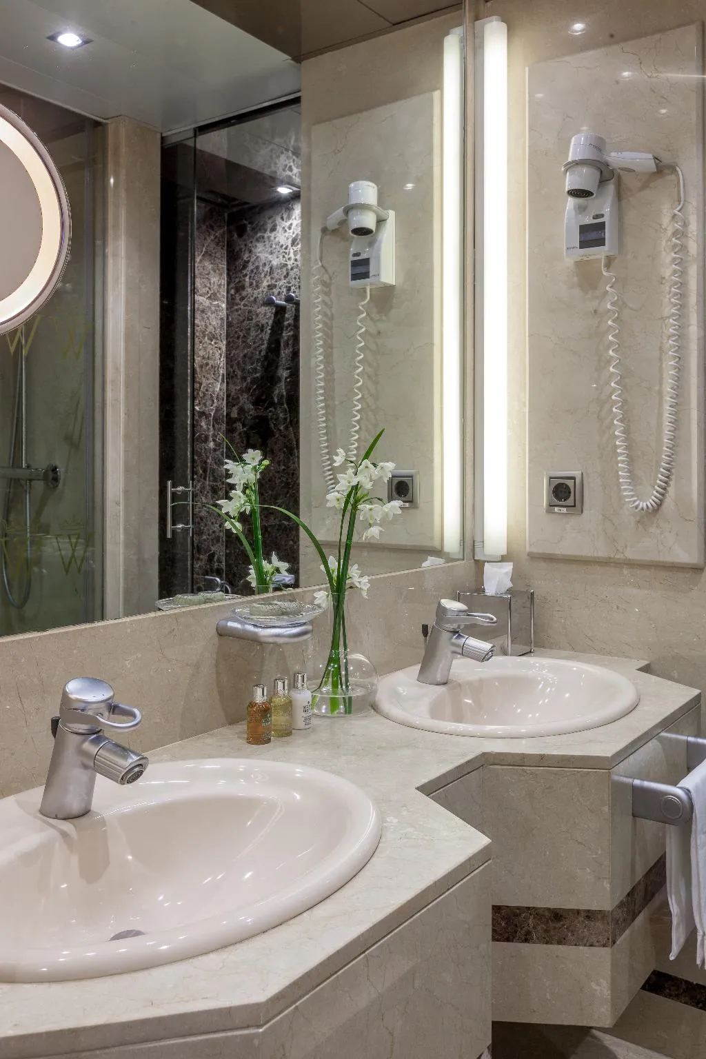 JUNIOR SUITE CLUB Room, Wellington Hotel & Spa Madrid, Madrid
