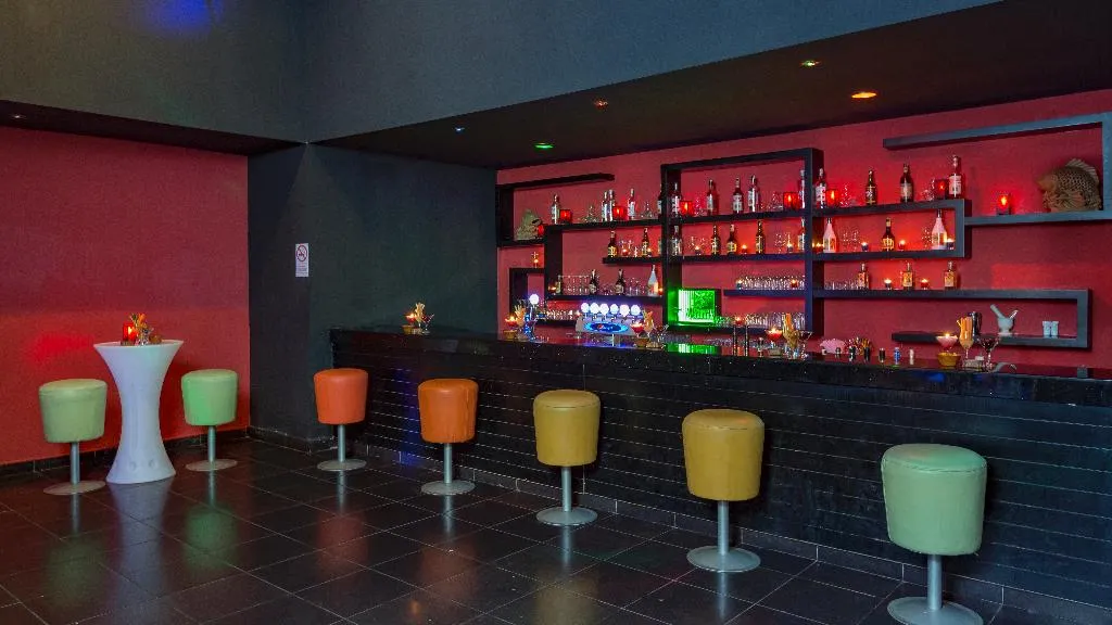 Bar, Royal Dragon Hotel, Antalya