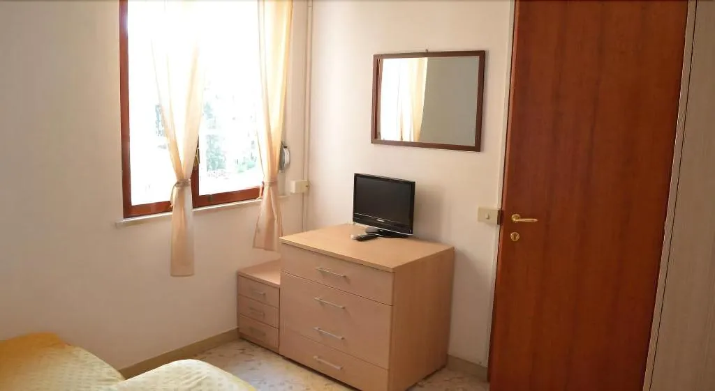 Room, B&B Sirentum, Naples