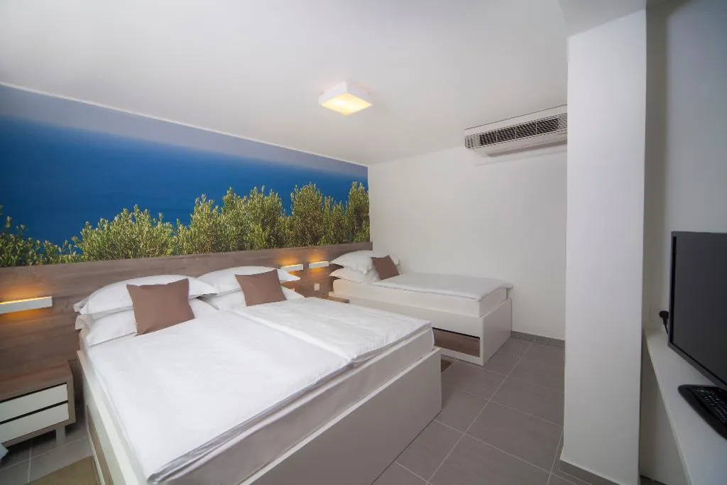 FAMILY ROOM ANNEX Room, Bluesun hotel Neptun, Split