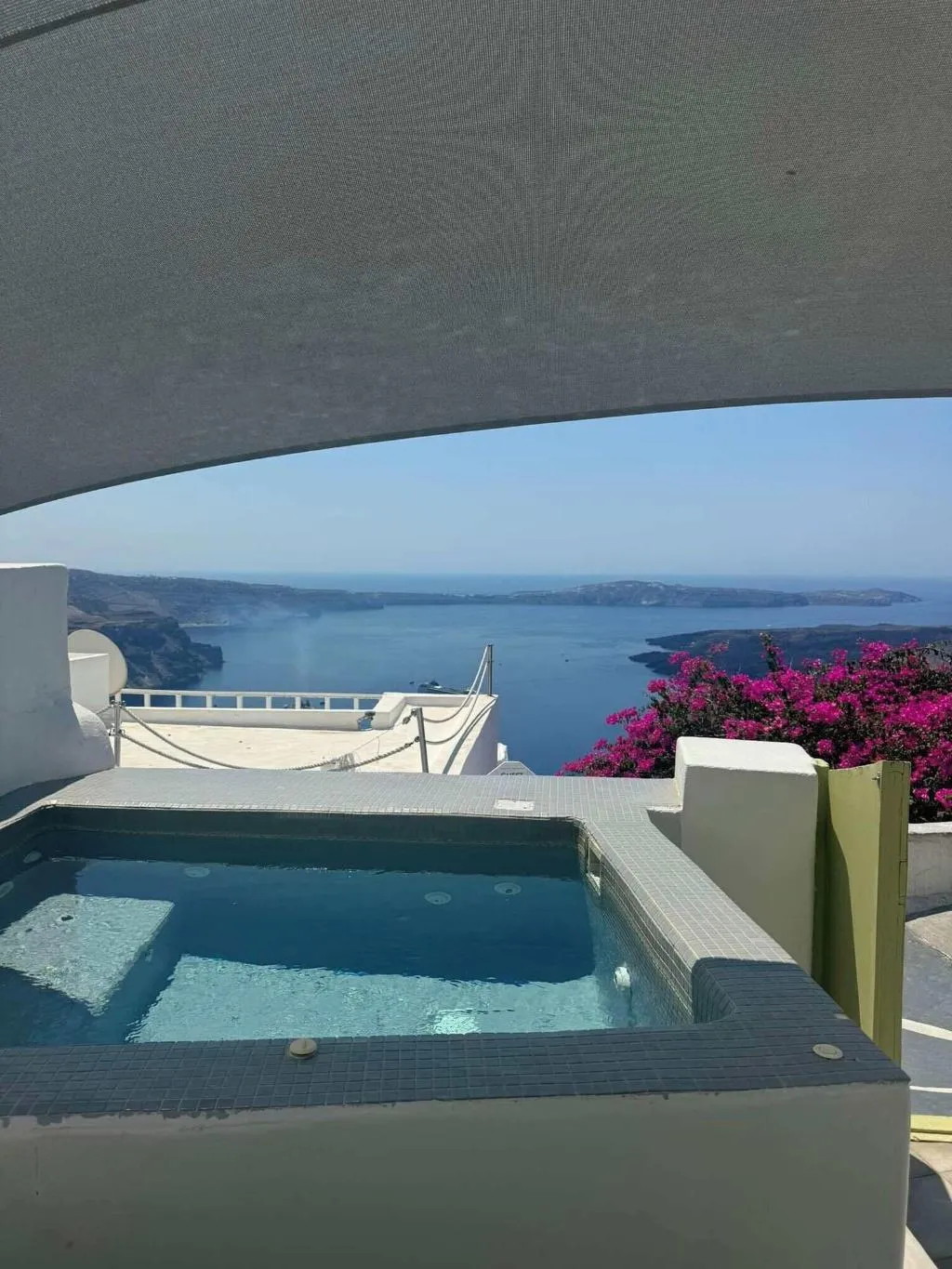 Room, You And Me Suites, Santorini