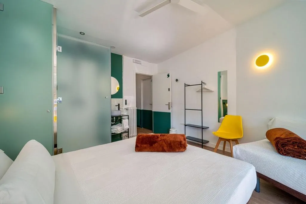 Room, Angelitomad, Madrid