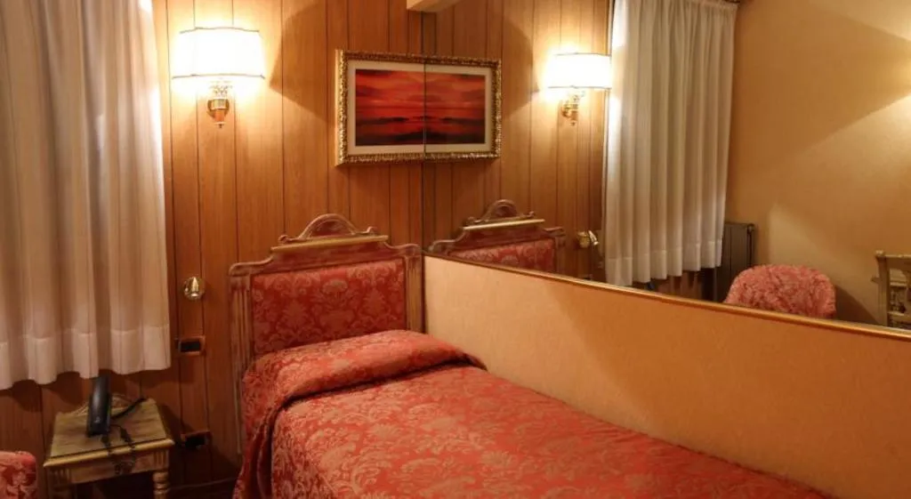 SINGLE STANDARD Room, Venezia Hotel, Venice