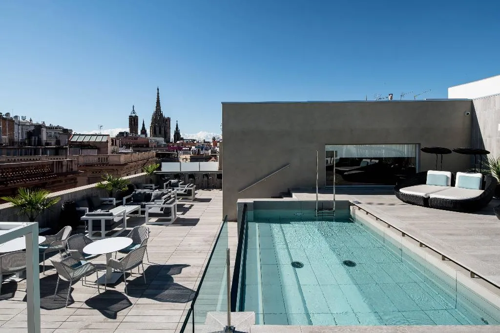 Pool, Catalonia Magdalenes, Barcelona
