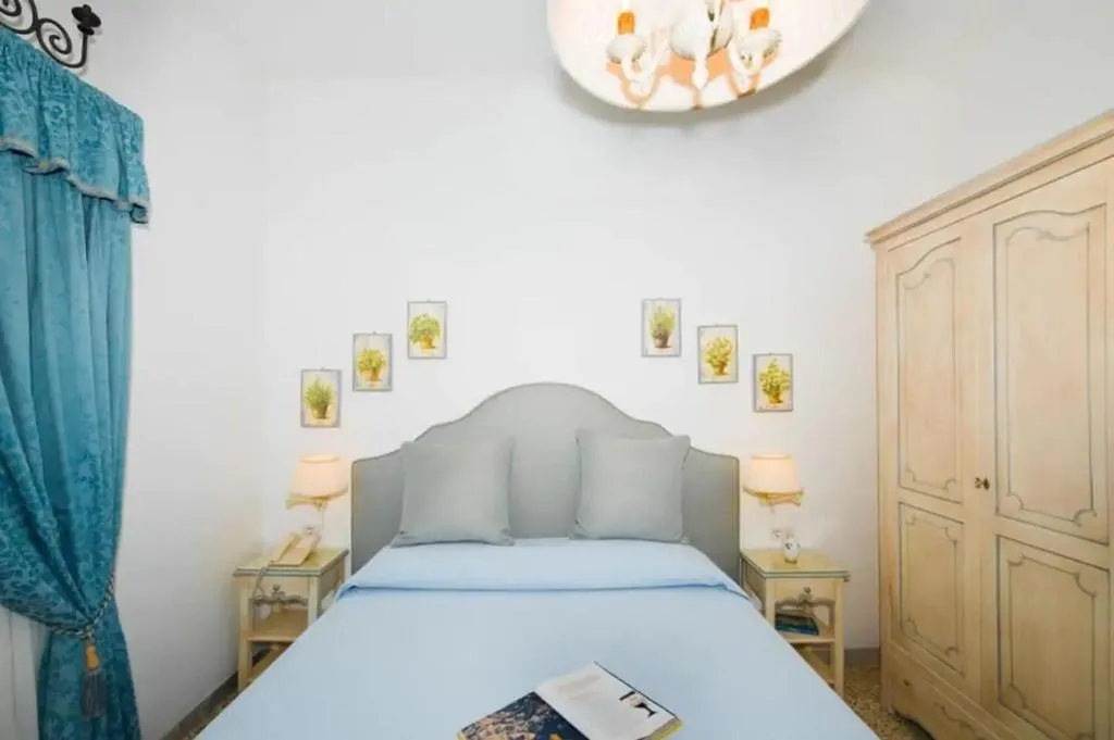 Room, Hotel Pellegrino, Naples