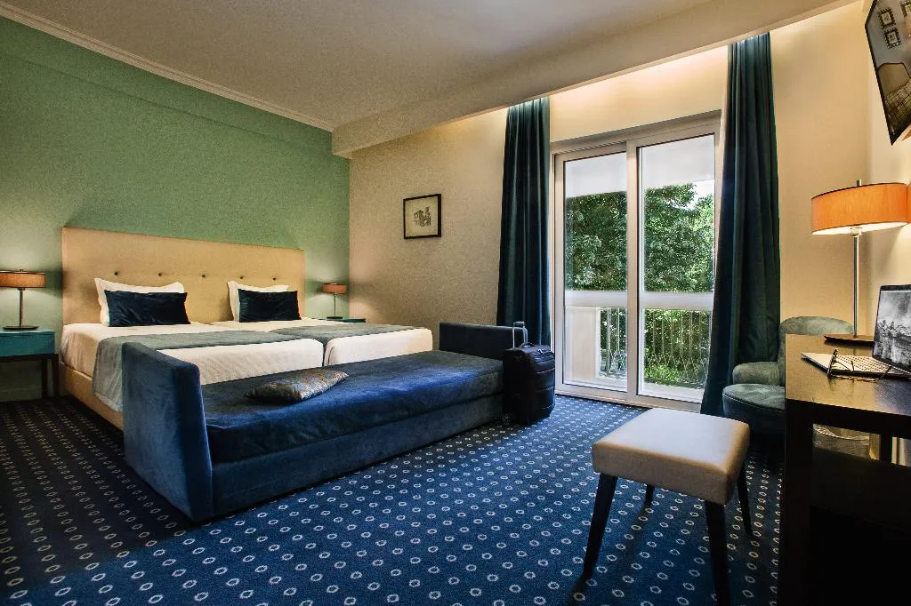 TRIPLE STANDARD Room, Grão Vasco - Historic Hotel and SPA, Porto