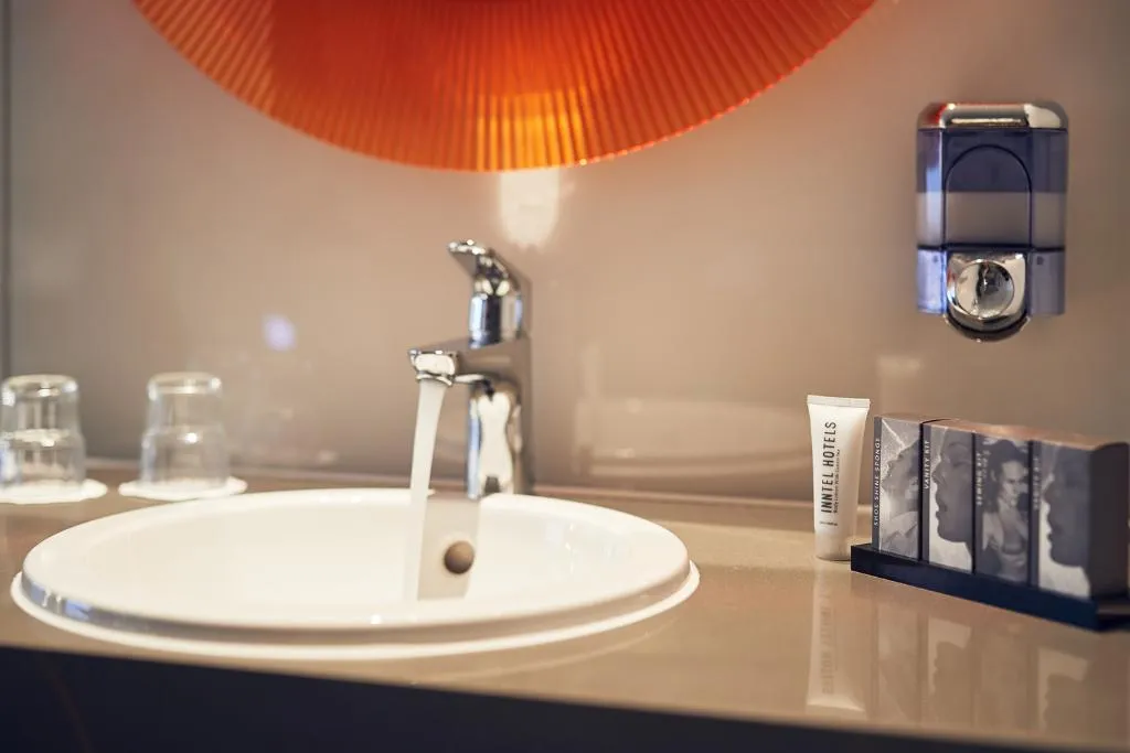 JUNIOR SUITE STANDARD Room, Inntel Hotels Amsterdam Centre, Amsterdam
