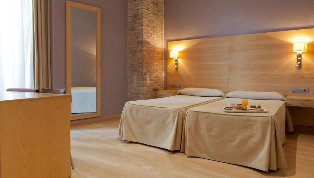 Double or Twin STANDARD Room, Hotel Sant Agusti, Barcelona