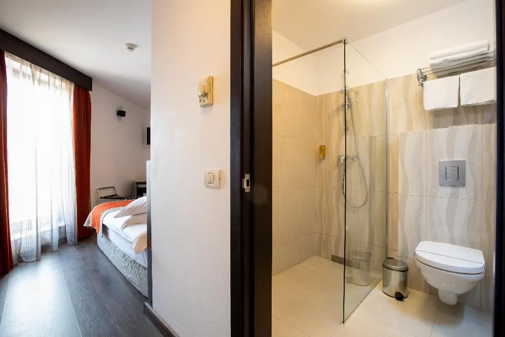DOUBLE ECONOMY Room, Duke Armeneasca, Bucharest
