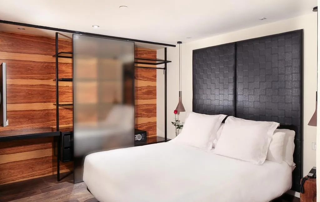 JUNIOR SUITE CAPACITY 1 Room, Gran Derby Suites, Barcelona