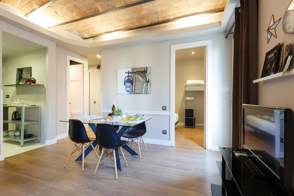 APARTMENT CAPACITY 1 Room, AinB Eixample-Miro Apartments, Barcelona