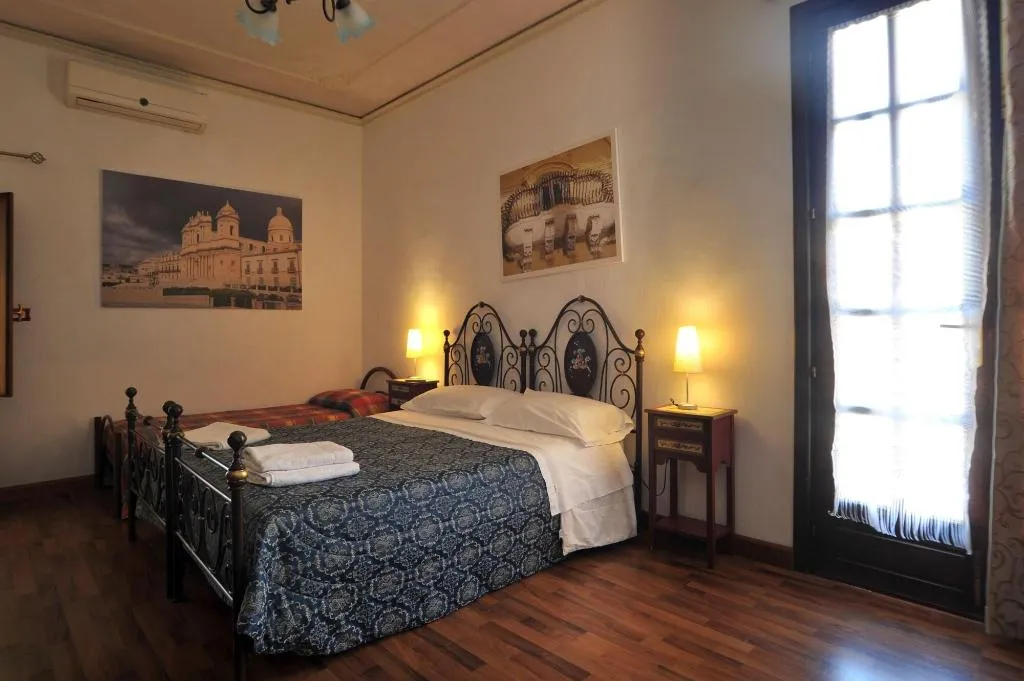 Room, Il Giardino Di Pietra, Catania