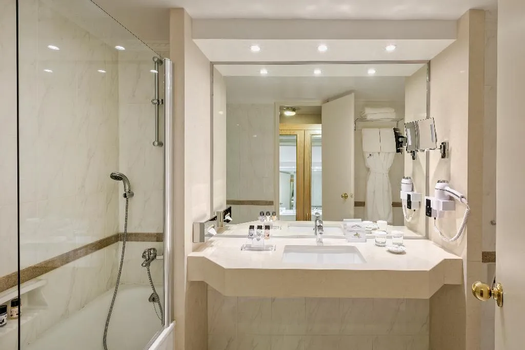 Double or Twin STANDARD Room, Divani Caravel, Athens