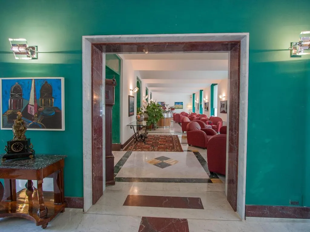 Lobby, Ateneo Garden Palace, Rome