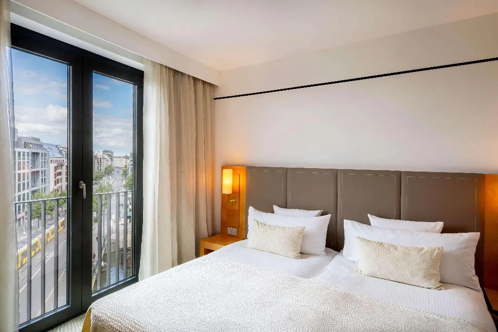 DOUBLE RIVER VIEW Room, Melia Berlin, Berlin