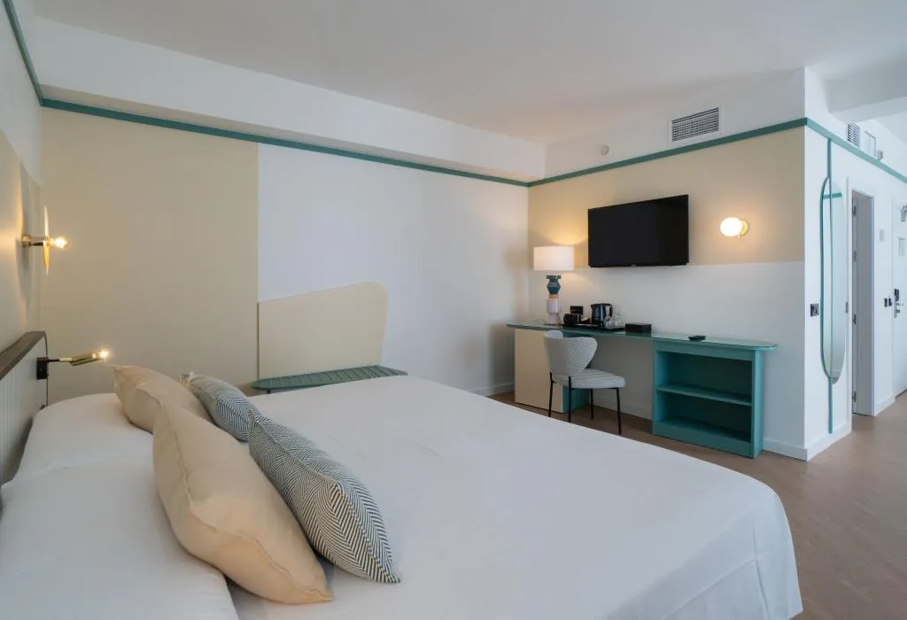 JUNIOR SUITE CAPACITY 2 Room, Medplaya Pez Espada, Costa Del Sol