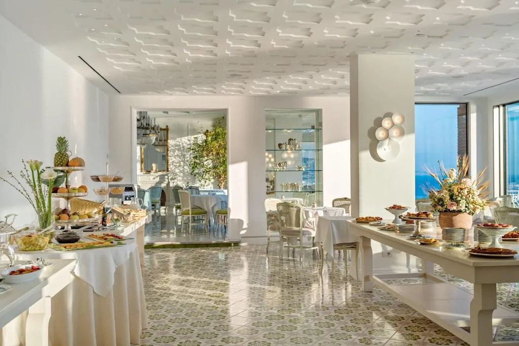 Restaurant, Belair, Naples