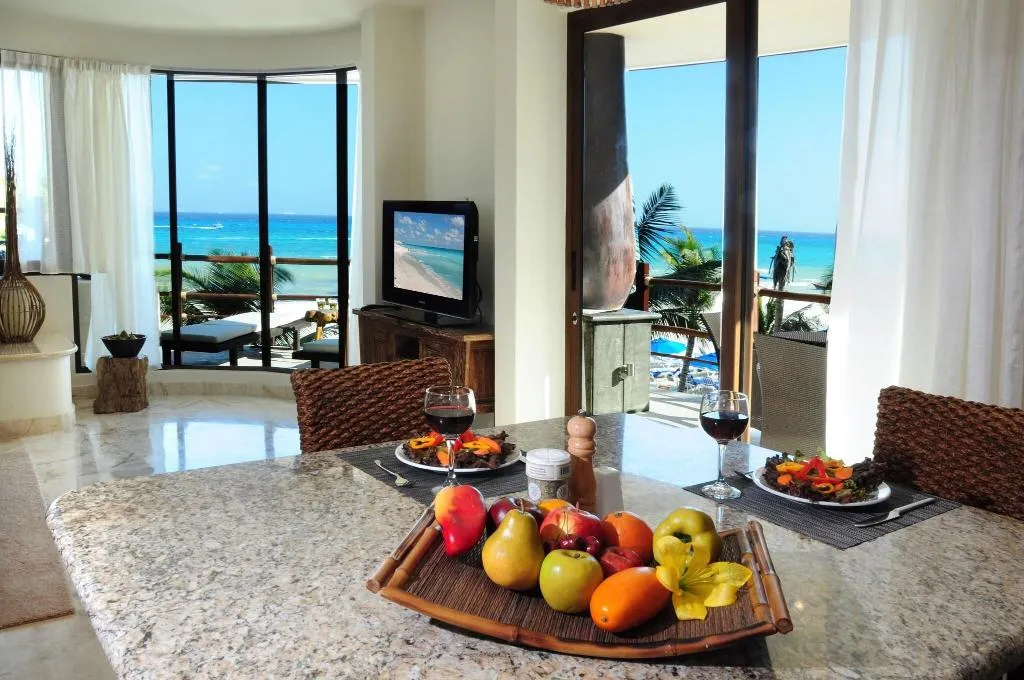 Room PREMIUM OCEAN VIEW Room, El Taj Ocean Front and Beachside Condo Hotel, Playa Del Carmen
