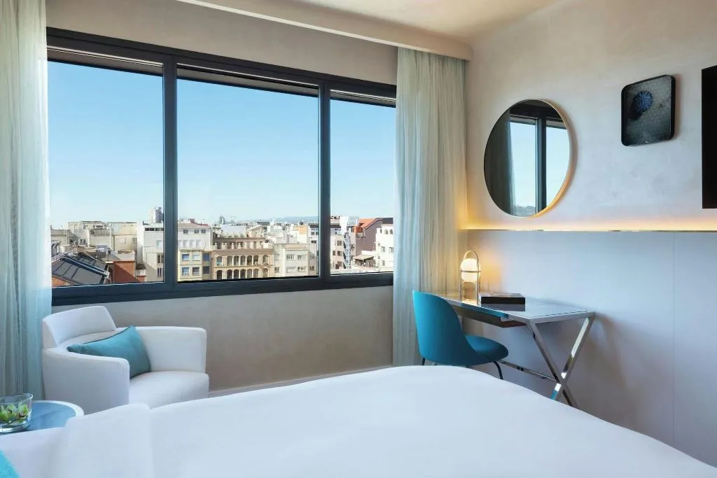 DOUBLE SUPERIOR Room, Renaissance Barcelona, Barcelona