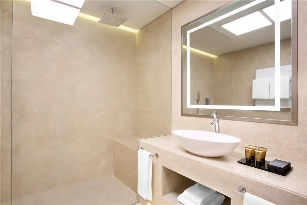 Room, Excelsior Hotel Gallia, a Luxury Collection Hotel, Milan