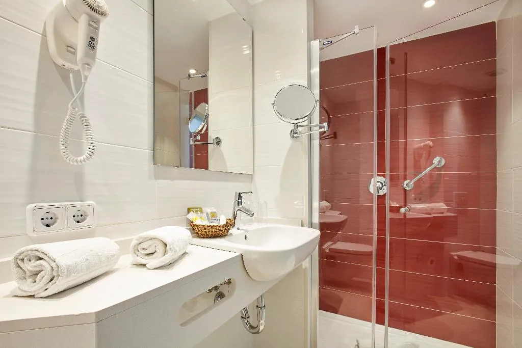 DOUBLE SIDE SEA VIEW Room, Universal Hotel Perla, Majorca