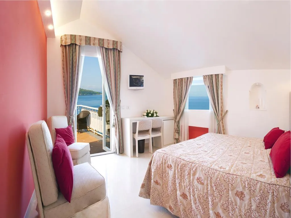 Double or Twin EXECUTIVE Room, Hotel Corallo Sorrento, Naples