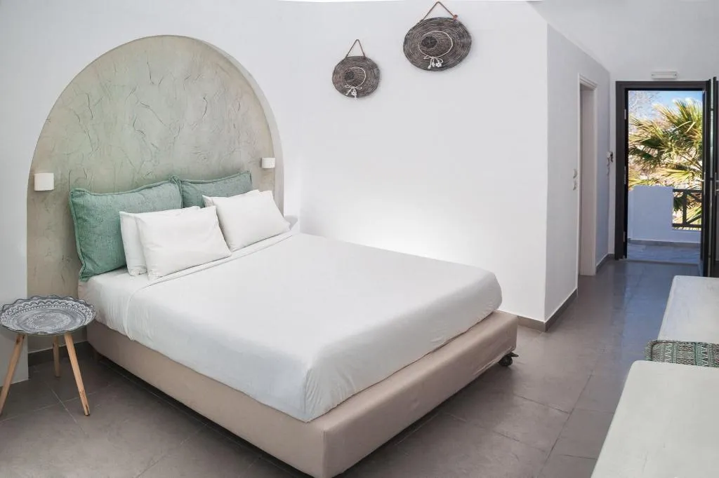 Room, Amity Suites, Santorini