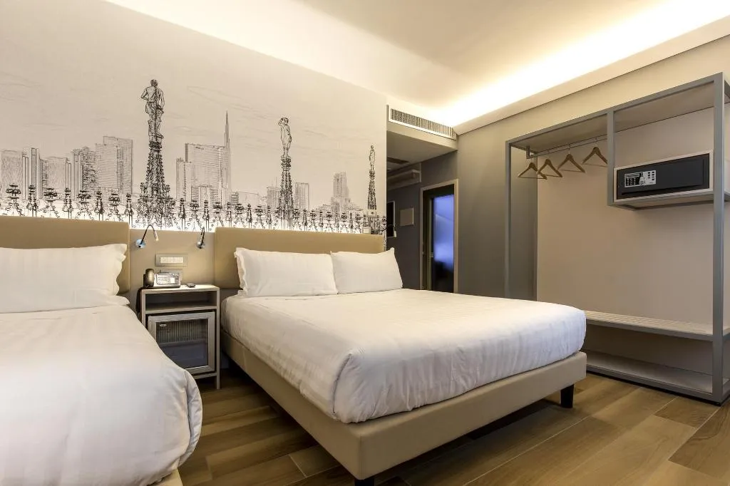 Room, 43 Station Hotel, Milan