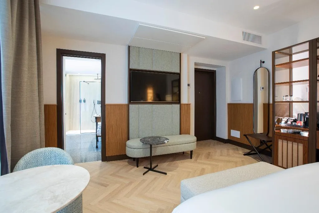 DOUBLE SUPERIOR Room, Circle6 Rome, Rome