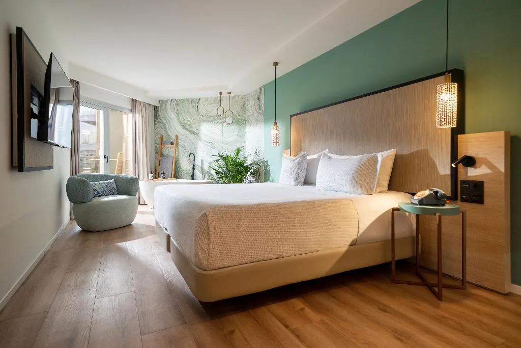JUNIOR SUITE WITH VIEWS Room, Innside Alicante Porta Maris, Costa Blanca