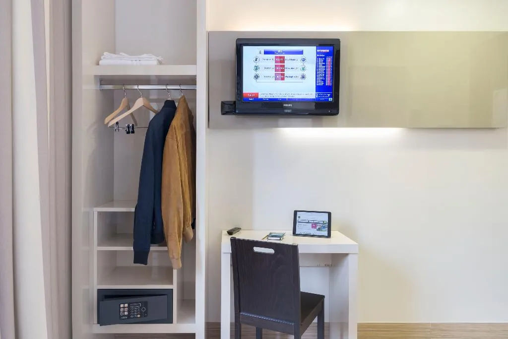 TRIPLE Accessible Room, B&B Hotel Roma Trastevere, Rome