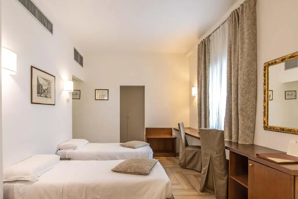 QUADRUPLE STANDARD Room, Machiavelli Palace, Florence