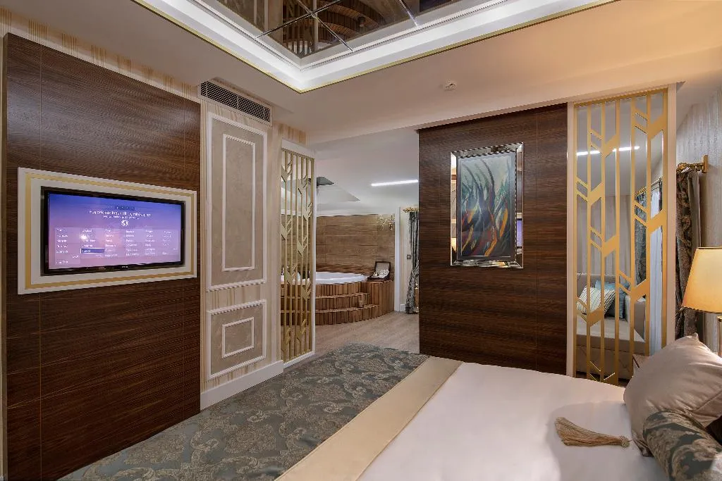 JUNIOR SUITE WITH JACUZZI Room, Elysium Green Suites, Antalya