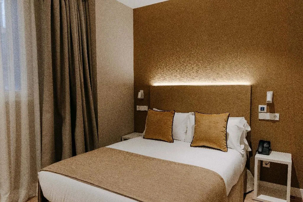SINGLE STANDARD Room, Hotel PAX Atocha, Madrid