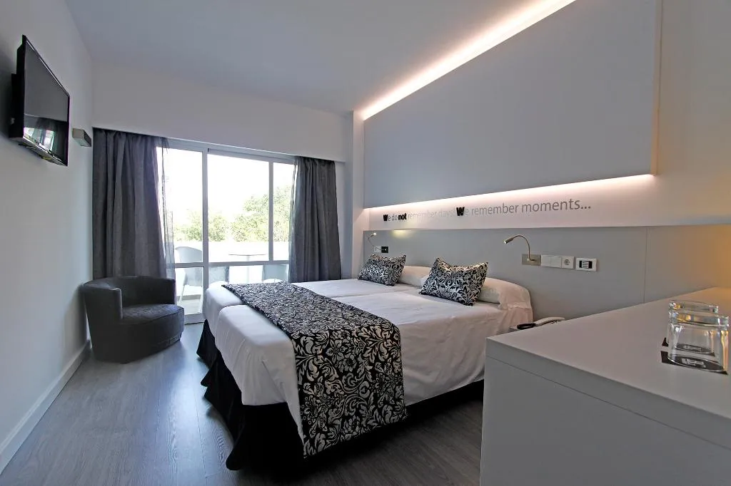 Room, BG Pamplona, Majorca