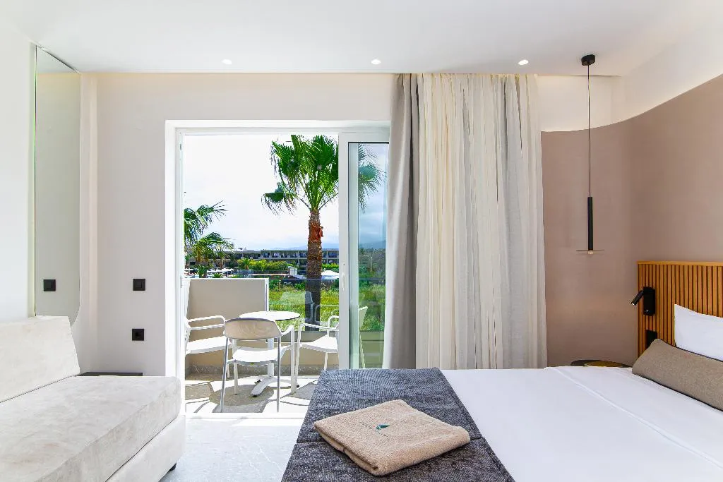 TRIPLE SUPERIOR WITH BALCONY Room, Aeolos Beach, Crete