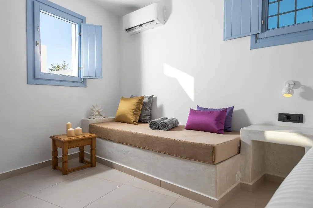 SUITE WITH JACUZZI Room, Sole D'Oro Luxury Suites, Santorini