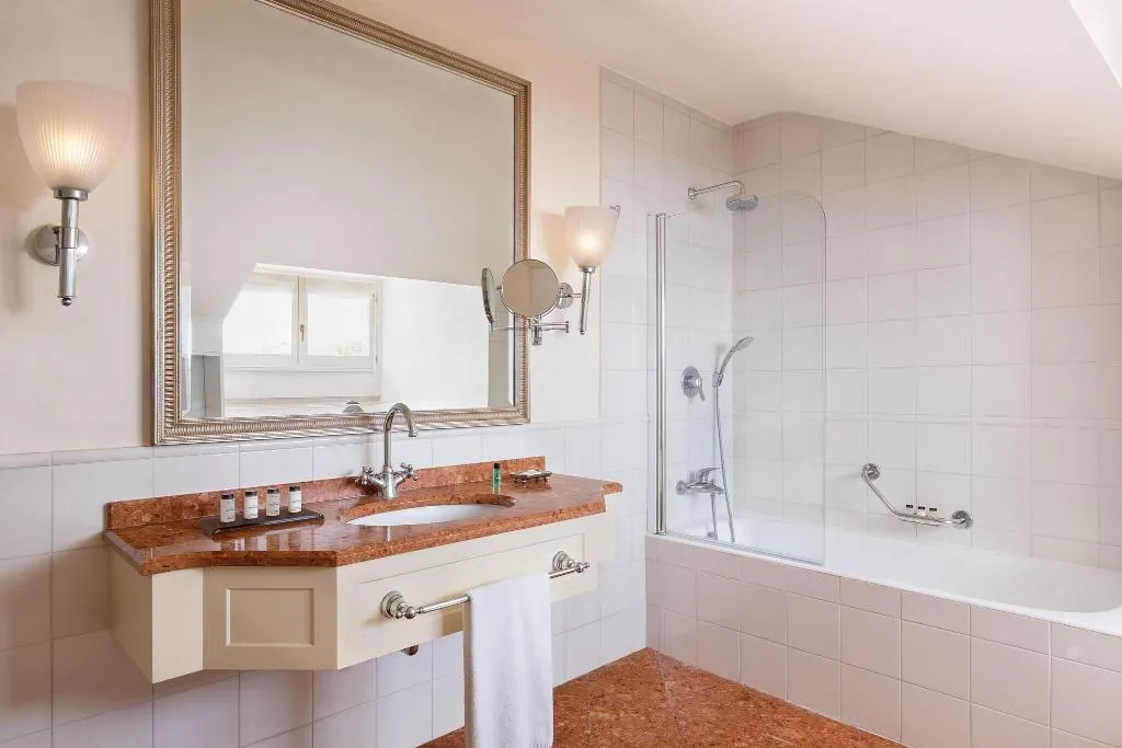 JUNIOR SUITE KING BED ONE BEDROOM  Room, Sheraton Diana Majestic, Milan