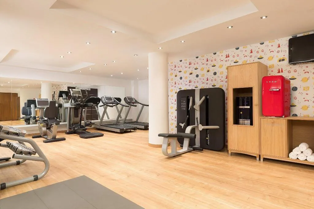 Sports and Entertainment, Le Meridien Barcelona, Barcelona