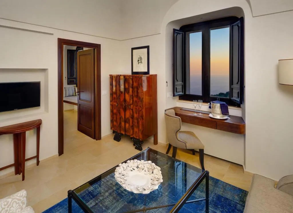Room, Monastero Santa Rosa Hotel & Spa, Naples