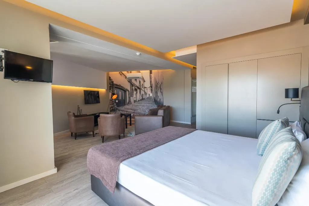 SUITE CAPACITY 3 Room, AP Maria Nova Lounge - Adults Friendly, Algarve