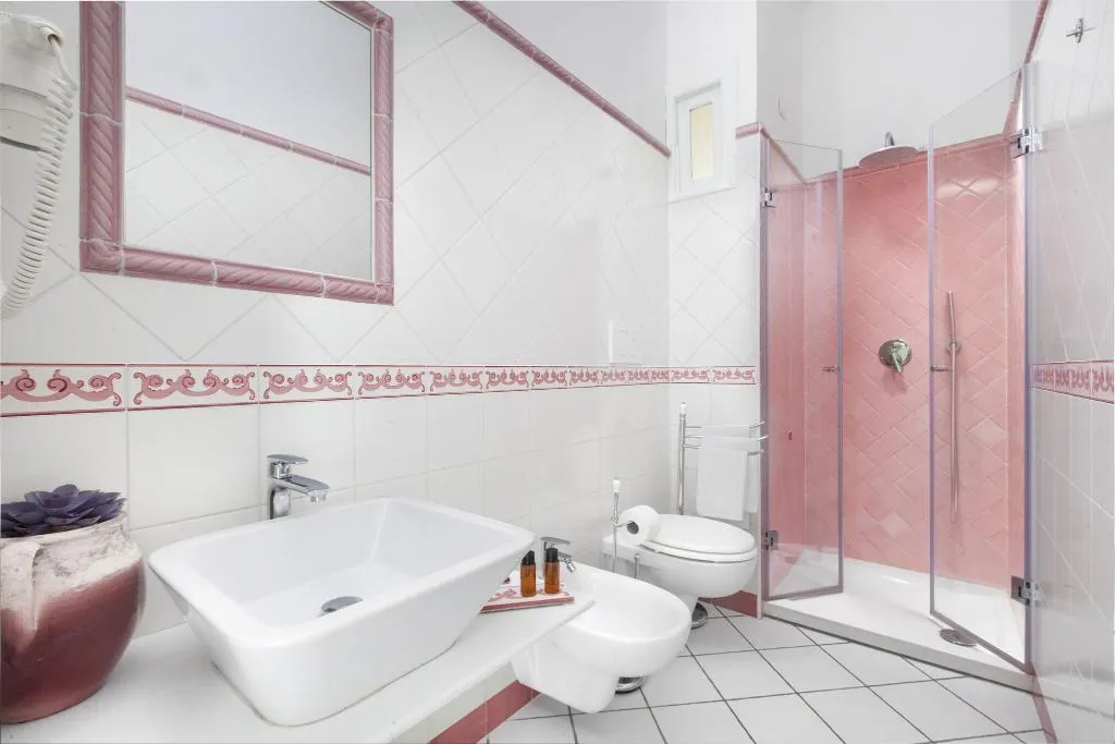 Room, Smeraldo, Naples