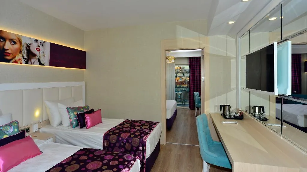 FAMILY ROOM DELUXE LAND VIEW Room, Azura Deluxe Resort & Spa Avsallar, Antalya