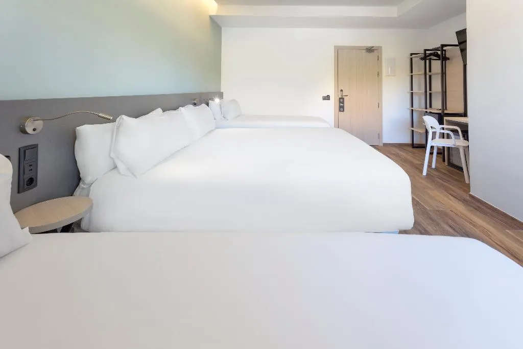 QUADRUPLE STANDARD Room, B&B HOTEL Madrid Alcorcon, Madrid