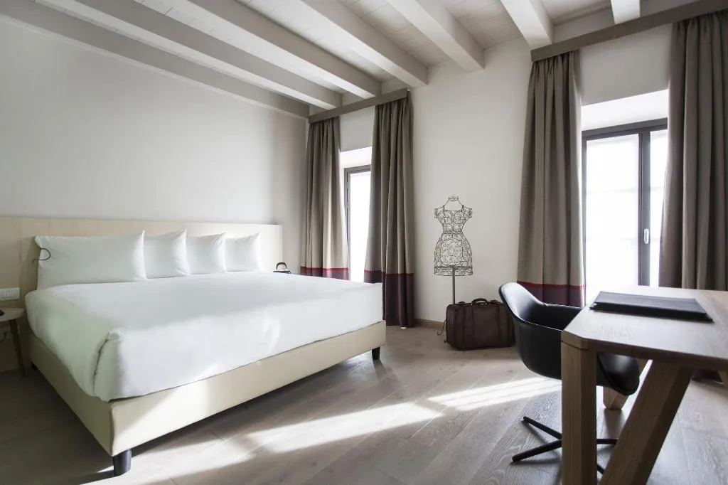 Room, Savona 18 Suites, Milan