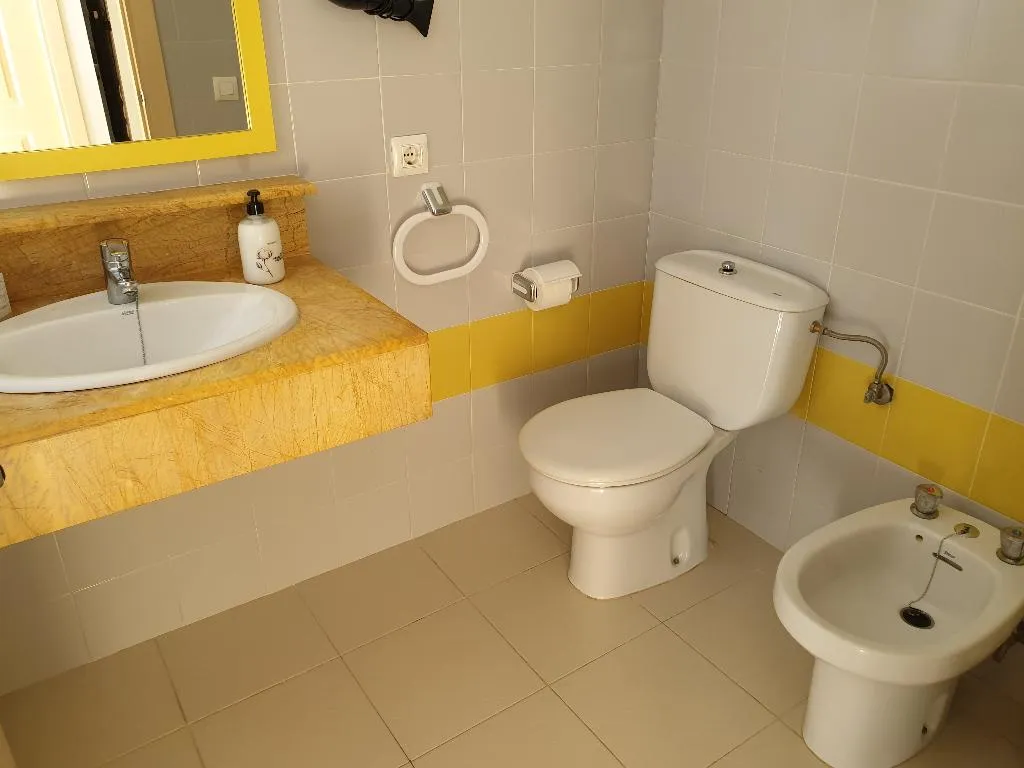 Room, Piscis, Menorca