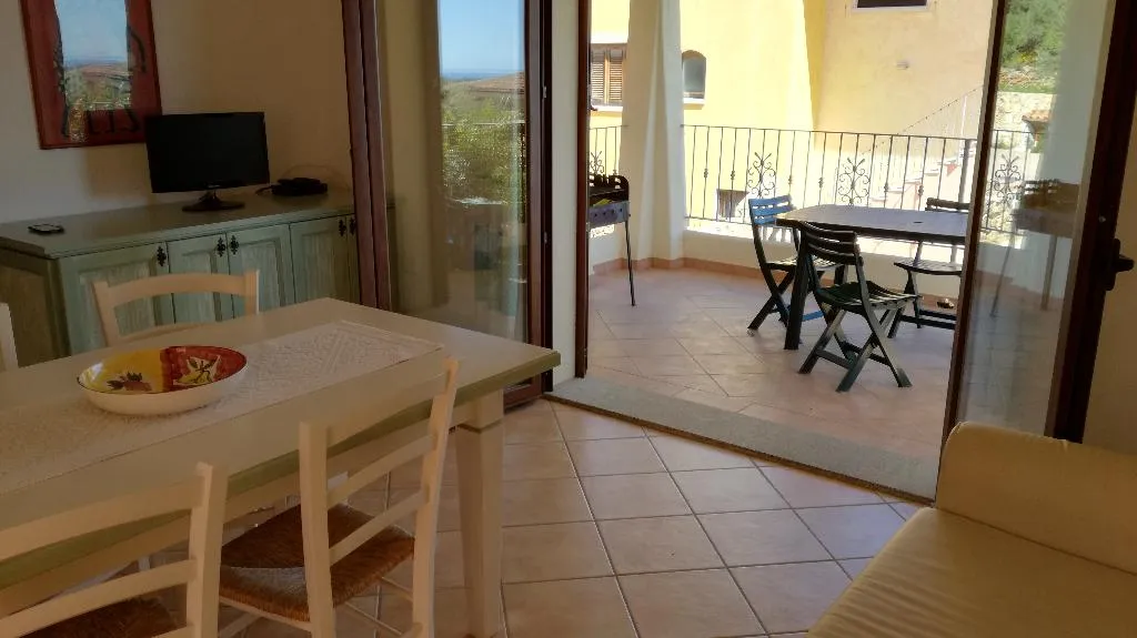 APARTMENT WITH TERRACE Room, PMS CaseVacanze Budoni, Olbia