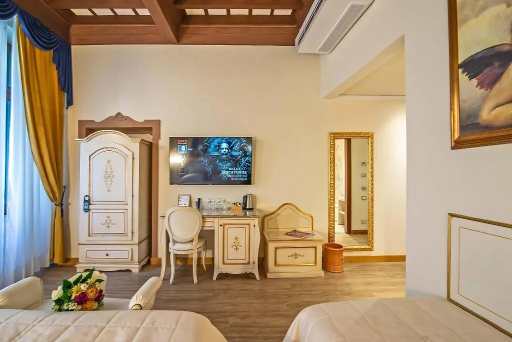 TRIPLE STANDARD Room, Porta Faenza, Florence